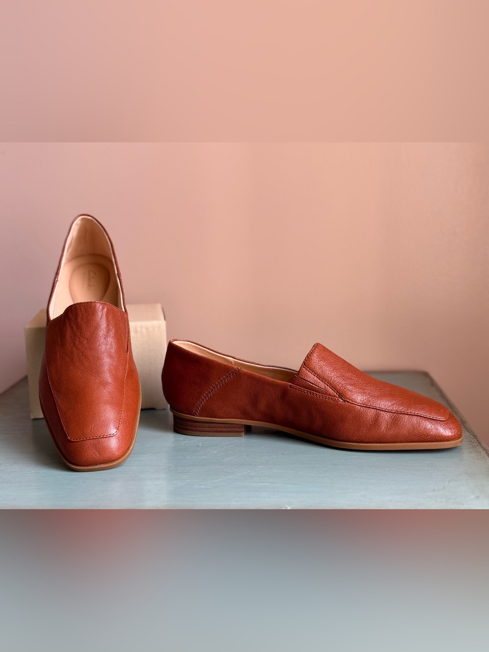 NWT Clarks Sarafyna Freda Women’s Classic Tan Leather Loafers Sz 10 M